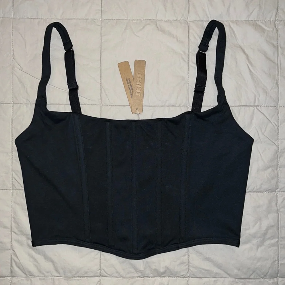 SKIMS Black Crop Top - Picture 2 of 6